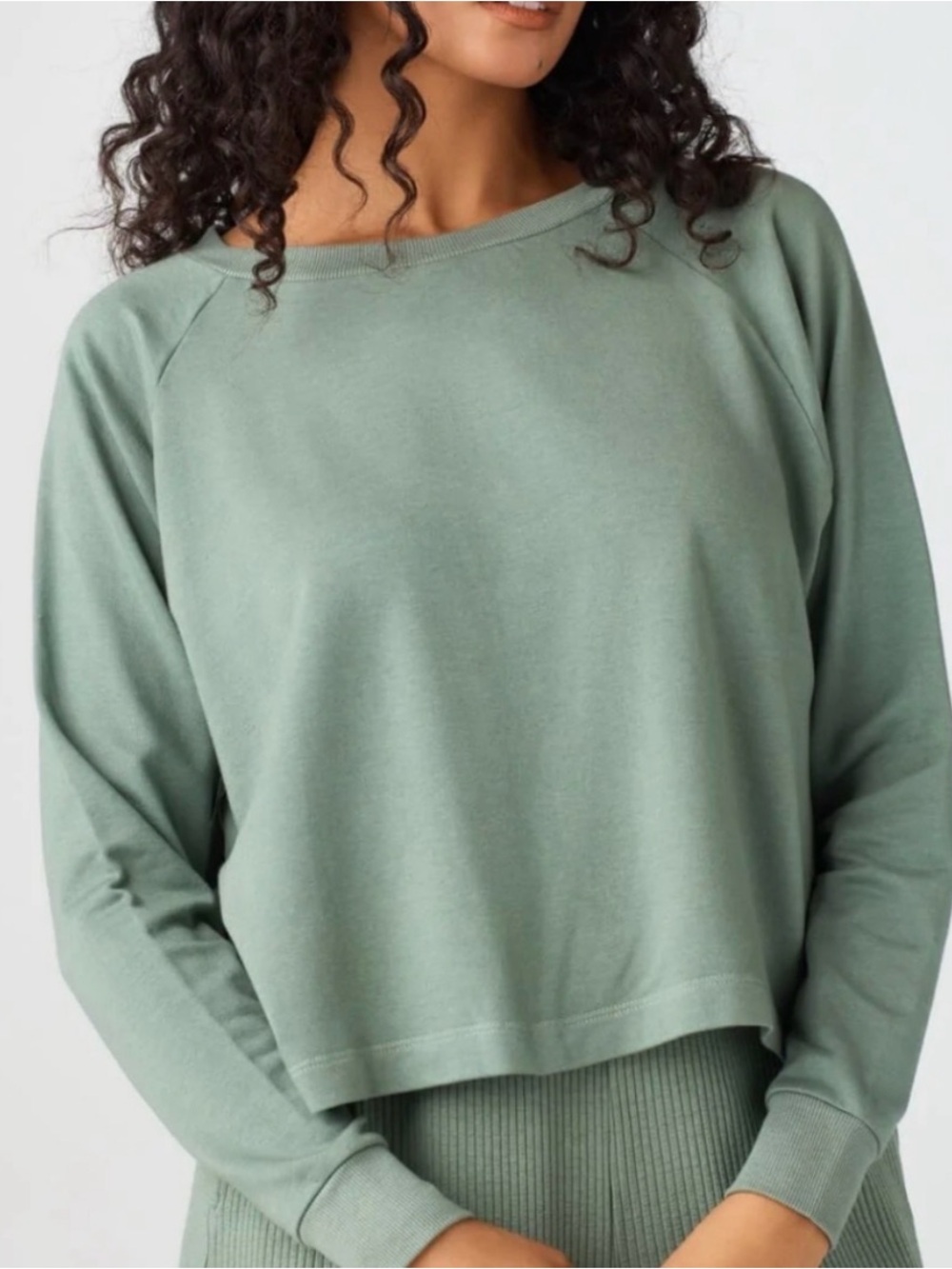 Vetta Raglan Sweatshirt